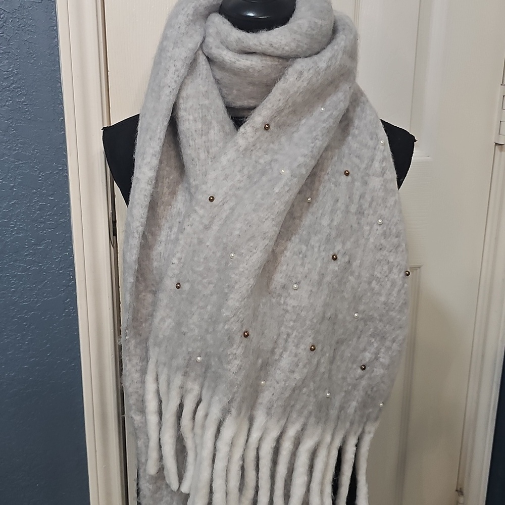 New Nordstrom Rack Faux Pearl Embellished Scarf Gray/White OS